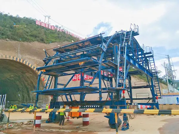  tunnel waterproofing board laying trolley