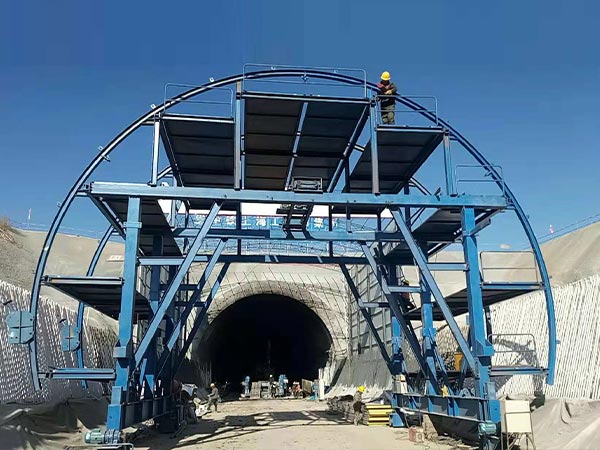 Tunnel waterproof board laying formwork