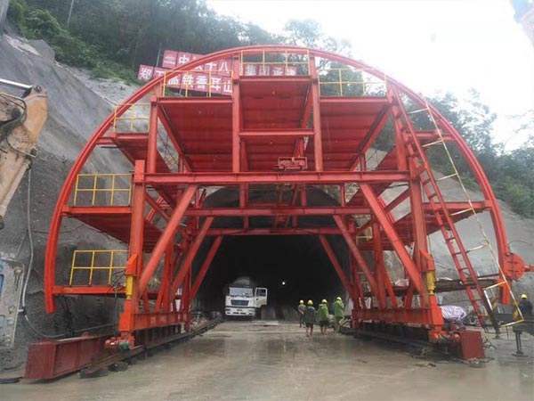 Tunnel waterproof board laying formwork